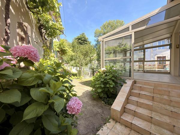 Charmante maison en bord de rivière avec dépendance aménageable, atelier et vue imprenable