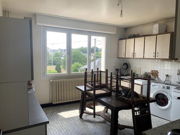 Immeuble avec garages