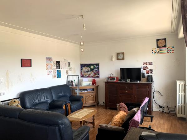 Immeuble avec garages