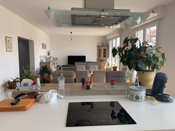 Immeuble avec garages