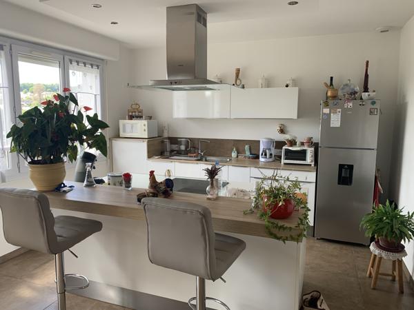 Immeuble avec garages