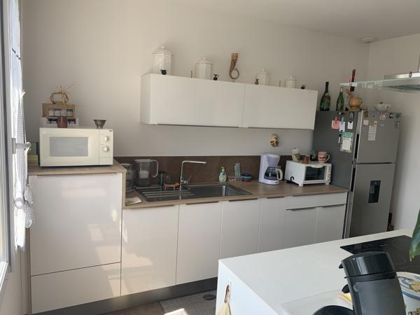 Immeuble avec garages