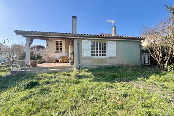 Maison de ville dans un village de campagne