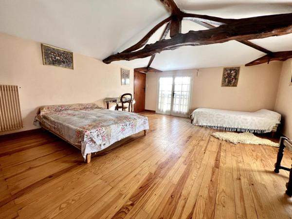 Maison de ville dans un village de campagne