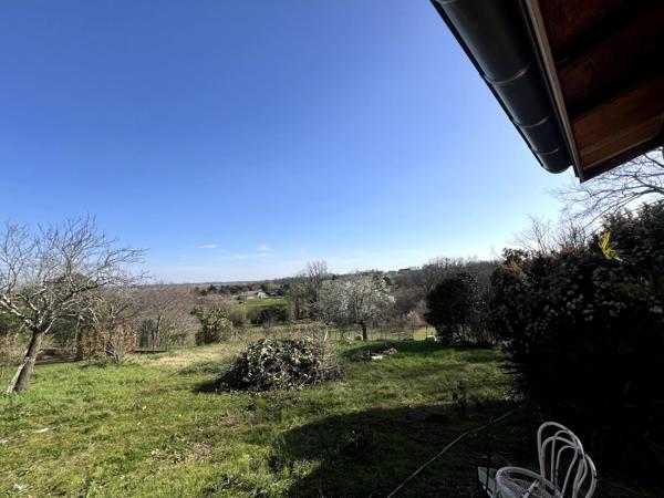 Maison de ville dans un village de campagne