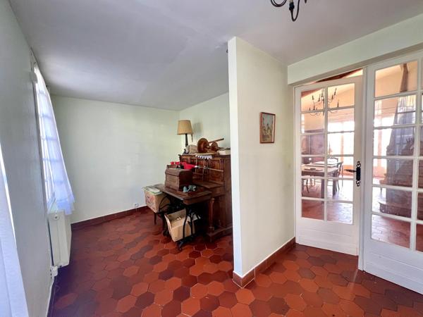 Maison de ville dans un village de campagne