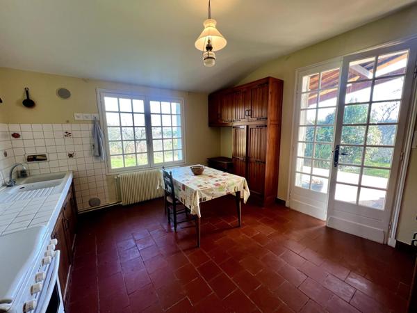 Maison de ville dans un village de campagne