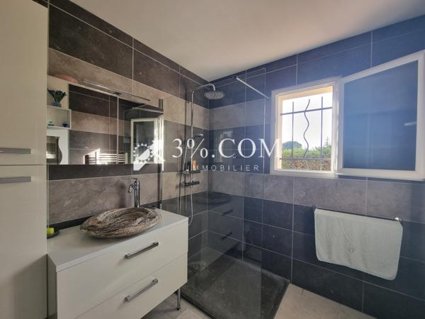 Villa 4 pièce(s) 2 chambre(s) 101 m²