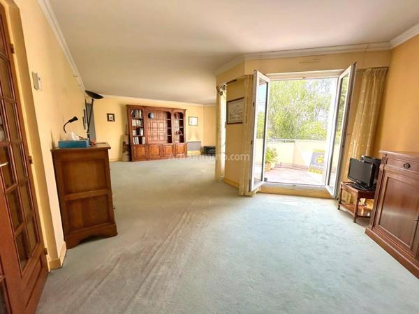 Vente                                                      Appartement
                        
                     5 pièces                      103 m2                     à Fontenay-Aux-Roses