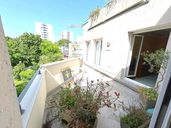 Vente                                                      Appartement
                        
                     5 pièces                      103 m2                     à Fontenay-Aux-Roses