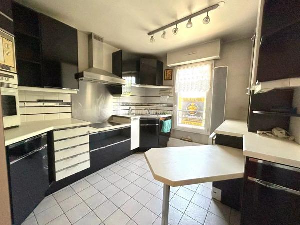 Vente                                                      Appartement
                        
                     5 pièces                      103 m2                     à Fontenay-Aux-Roses