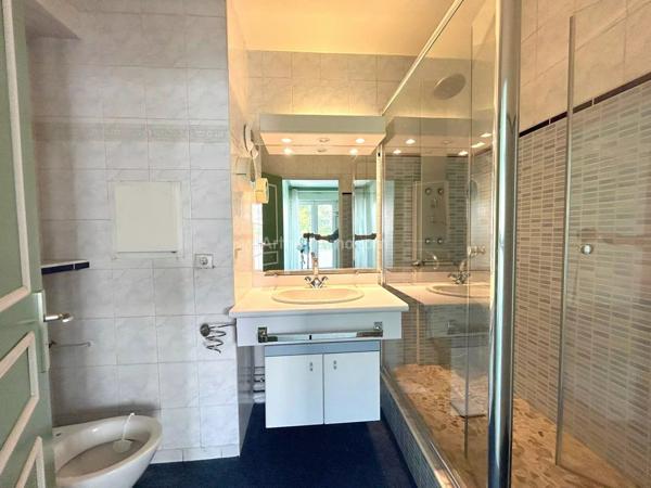Vente                                                      Appartement
                        
                     5 pièces                      103 m2                     à Fontenay-Aux-Roses