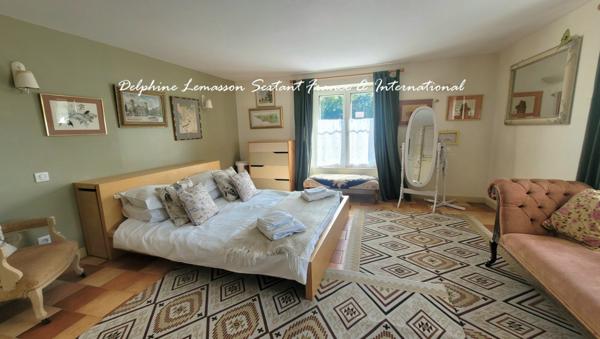 Trois maisons de charme en pierre  un lieu, mille possibilités