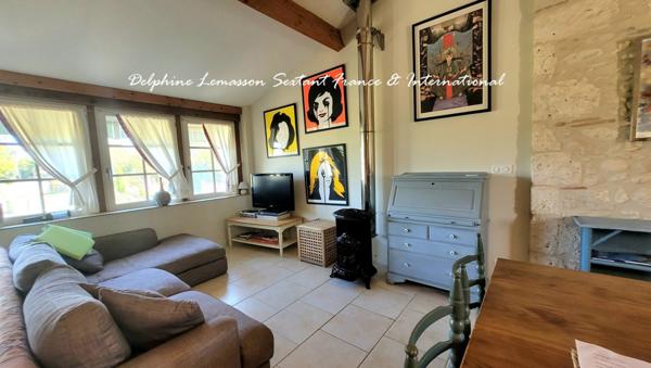 Trois maisons de charme en pierre  un lieu, mille possibilités