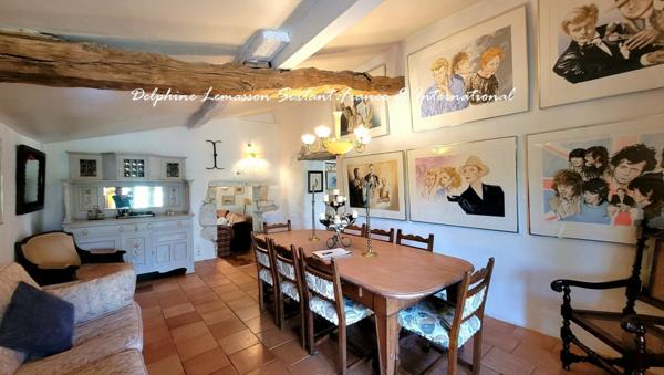 Trois maisons de charme en pierre  un lieu, mille possibilités