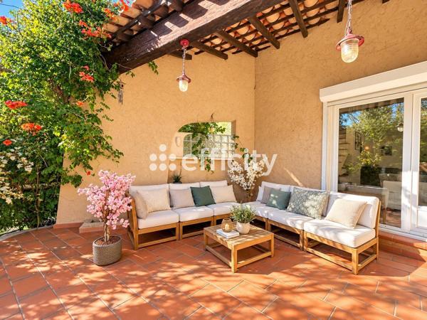 Maison
         4 pièces
        - 175 m² 770 000 € *