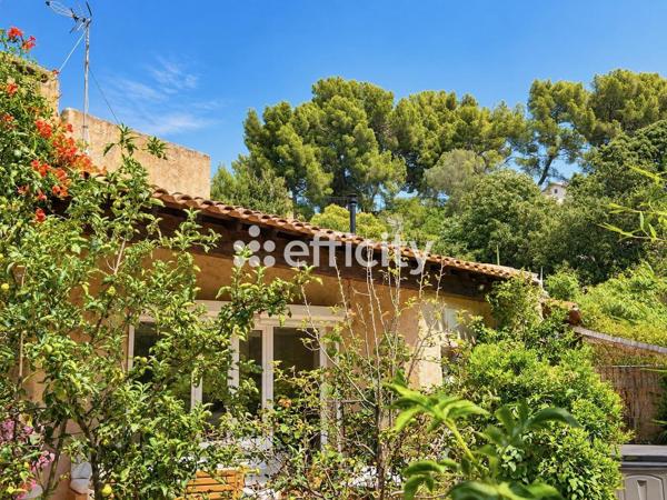 Maison
         4 pièces
        - 175 m² 770 000 € *