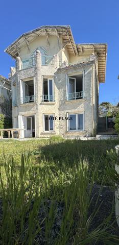 Saint-Palais-sur-Mer (17420) Villa 8 pièces d'environ 164 m2 quartier tres recherche face à l'océan