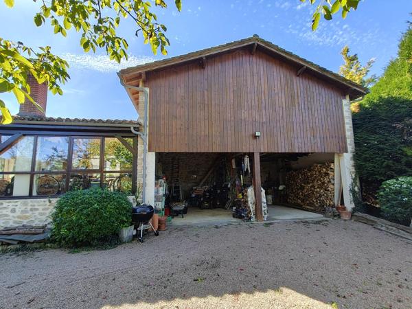 Maison en pierre atypique