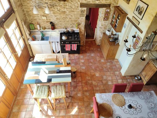 Maison en pierre atypique