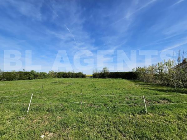 Terrain à bâtir viabilisé de 709m²