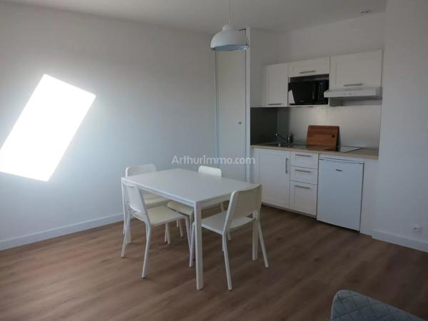 Location                                                      Appartement
                        
                     2 pièces                      34 m2                     à Melesse