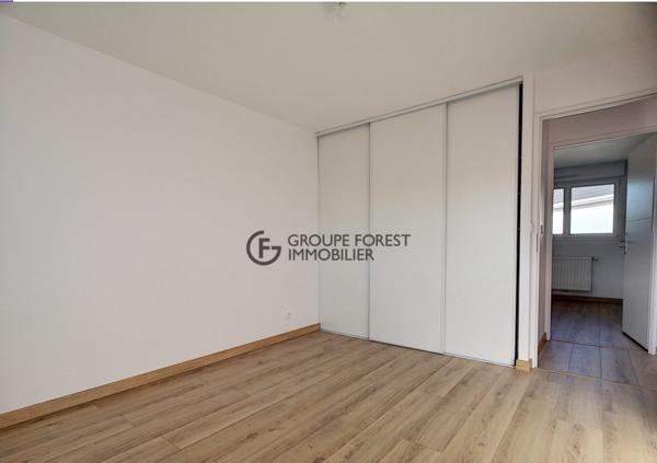 Maison individuelle 3 chambres - Bureau et jardin.
