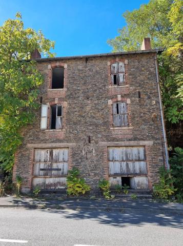 Maison en ruine d'environ 60 m² sur parcelle de 762 m²
