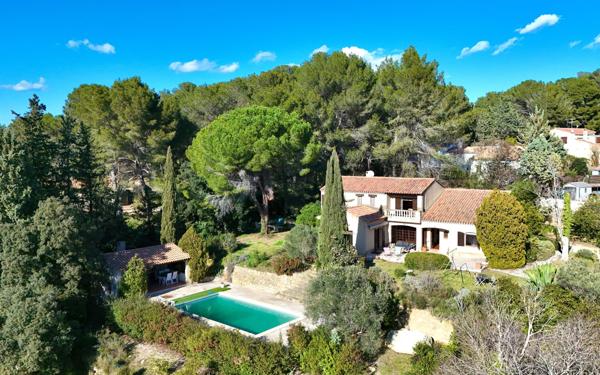 Maison à vendre    6 pièces • 203 m2 Cornillon-Confoux