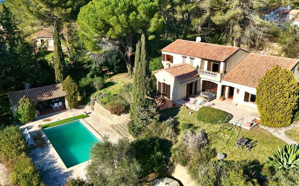 Maison à vendre    6 pièces • 203 m2 Cornillon-Confoux