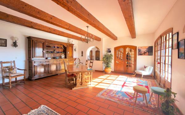 Maison à vendre    6 pièces • 203 m2 Cornillon-Confoux