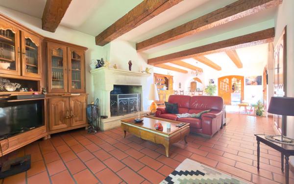 Maison à vendre    6 pièces • 203 m2 Cornillon-Confoux