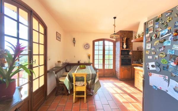 Maison à vendre    6 pièces • 203 m2 Cornillon-Confoux