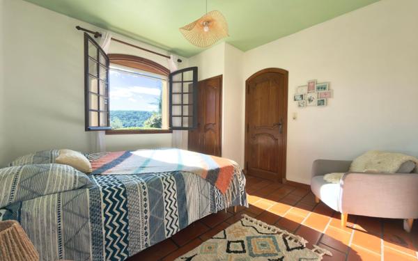 Maison à vendre    6 pièces • 203 m2 Cornillon-Confoux