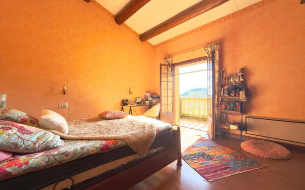 Maison à vendre    6 pièces • 203 m2 Cornillon-Confoux