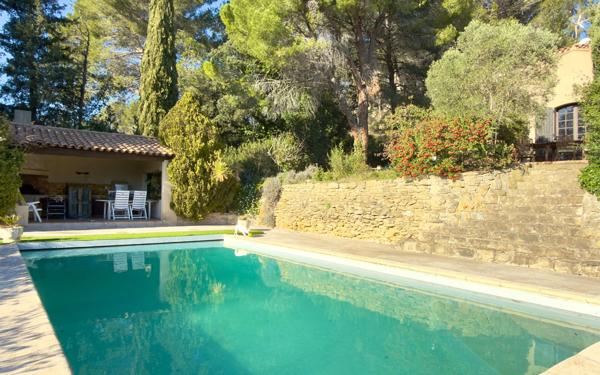 Maison à vendre    6 pièces • 203 m2 Cornillon-Confoux