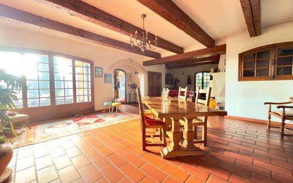 Maison à vendre    6 pièces • 203 m2 Cornillon-Confoux