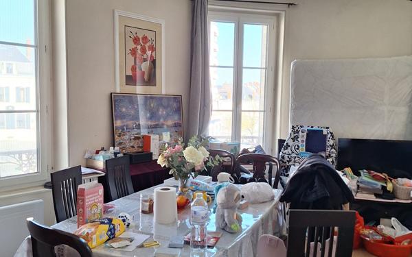 Immeuble à vendre    8 pièces •  Vierzon