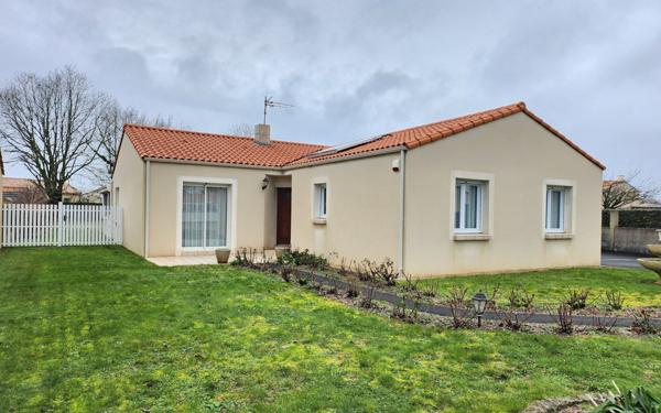 Maison à vendre    5 pièces •  Saint-Philbert-de-Bouaine