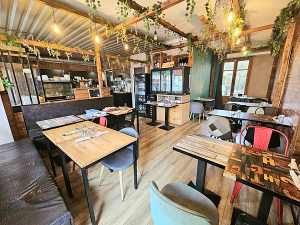 Ensemble immobiliers Murs et fond de commerces Toulouse 68 m2 avec terrasse