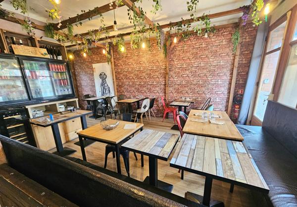 Ensemble immobiliers Murs et fond de commerces Toulouse 68 m2 avec terrasse