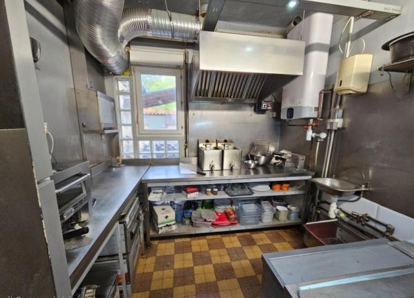 Ensemble immobiliers Murs et fond de commerces Toulouse 68 m2 avec terrasse