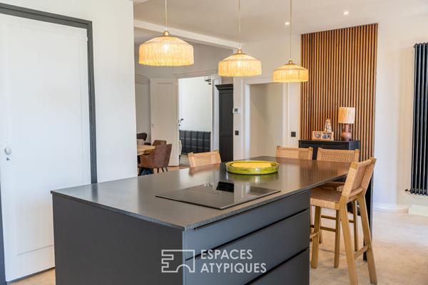 Grande maison bourgeoise rénovée avec jardin et piscine en centre ville