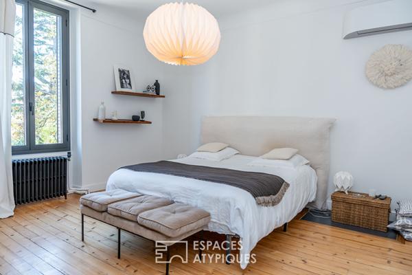 Grande maison bourgeoise rénovée avec jardin et piscine en centre ville