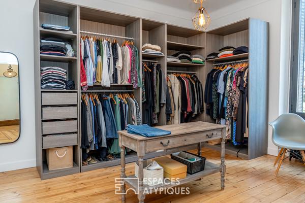 Grande maison bourgeoise rénovée avec jardin et piscine en centre ville