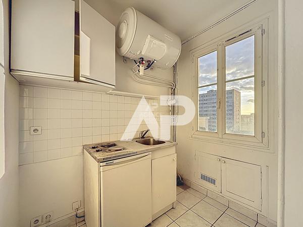 Aux portes de Paris Dernier étage avec ascenseur €253 000 ** - Référence 162054