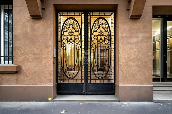 Aux portes de Paris Dernier étage avec ascenseur €253 000 ** - Référence 162054