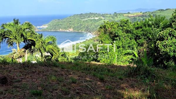 terrain vue mer sur le Marigot