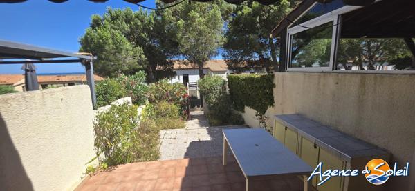 Maison à Saint-Pierre-la-Mer PAVILLON T2 MEZZANINE AVEC BELLE TERRASSE