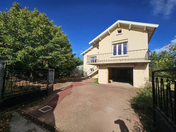 ST BONNET LE COURREAU - MAISON AVEC JARDIN